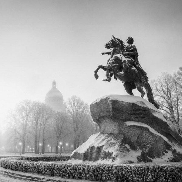 Временный губернатор Петербурга бегает от снежных проблем